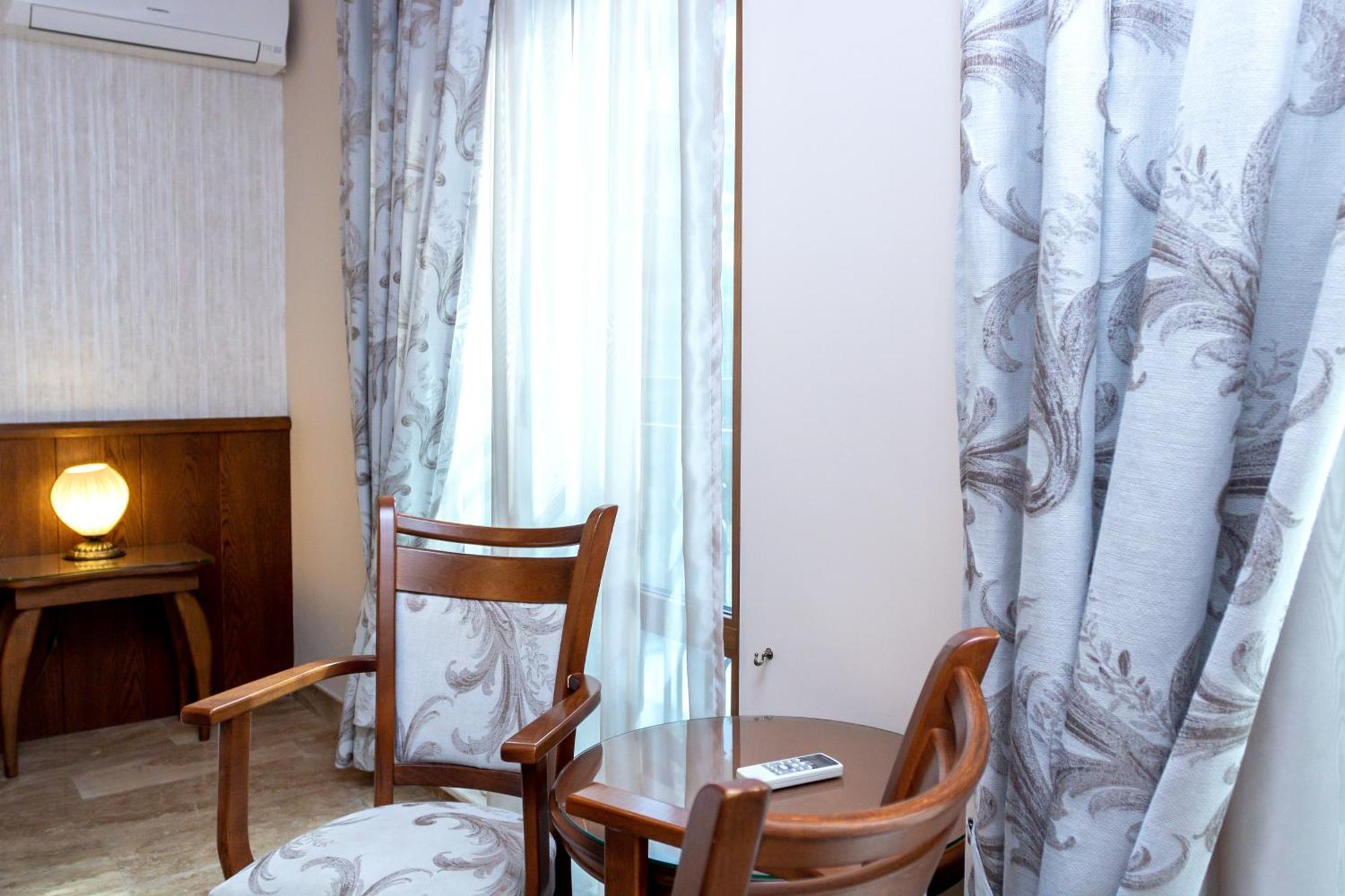Mon Ami Apart In Studentski Grad Area Sofia Exterior photo